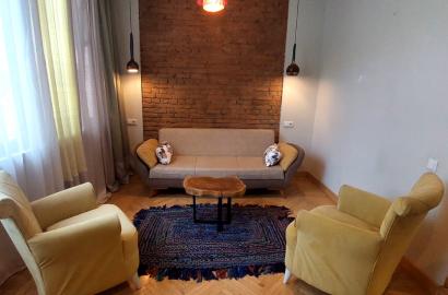 nearly repaired 6-room apartment for rent